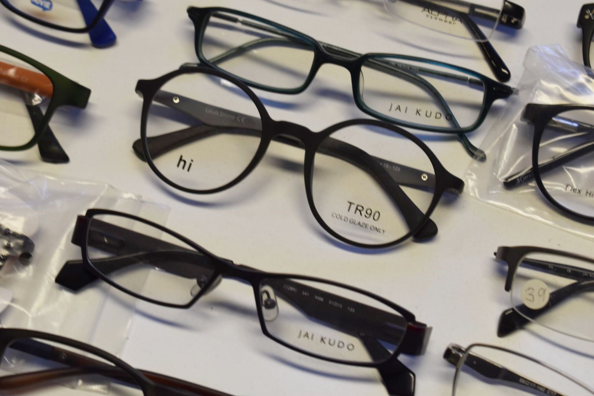 100 x Assorted Pairs of Spectacle Eye Glasses - New and Unused Stock - Various Designs and Brands - Image 16 of 27