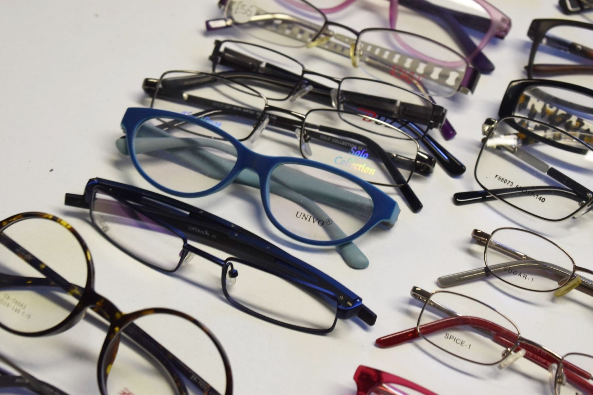 100 x Assorted Pairs of Spectacle Eye Glasses - New and Unused Stock - Various Designs and Brands - Image 18 of 27