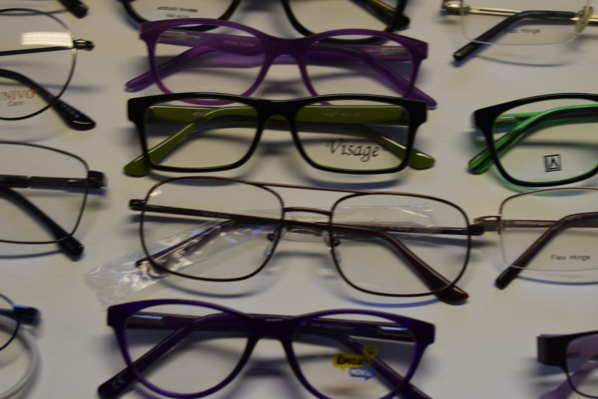 100 x Assorted Pairs of Spectacle Eye Glasses - New and Unused Stock - Various Designs and Brands - Image 20 of 27