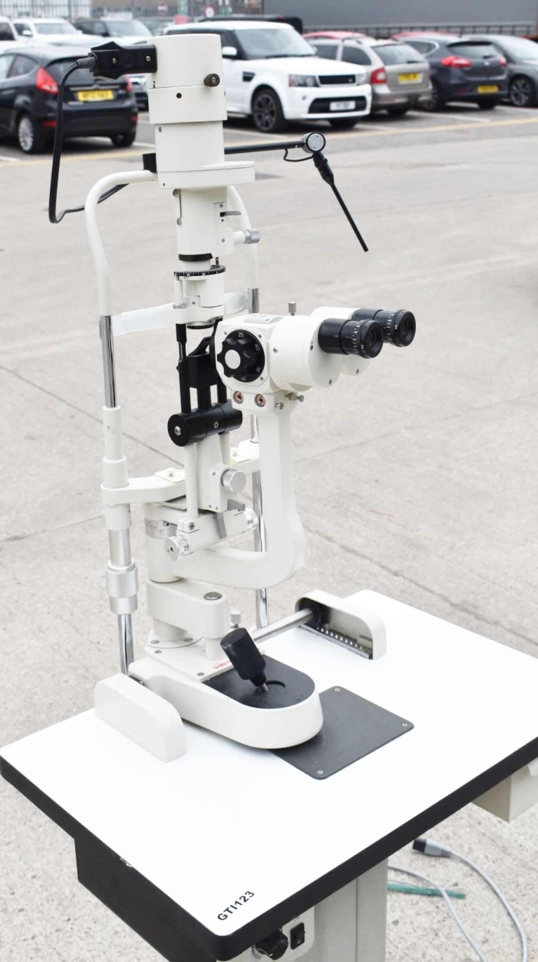 1 x Shin-Nippon SL-206 Slit Lamp on Mobile Table - Ref: GTI123 - CL645 - Location: Altrincham WA14