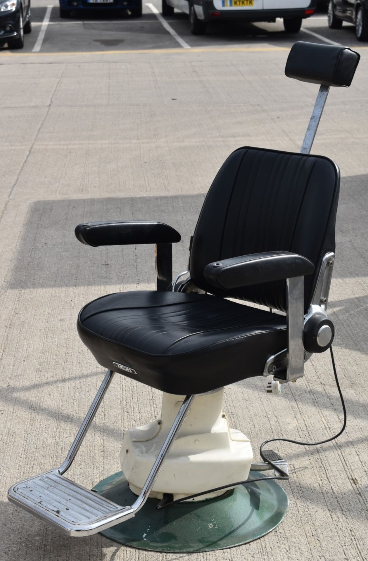 1 x Vintage BELMONT Electric Examination Power Chair With Head and Foot Rests - Removed From a - Image 18 of 19