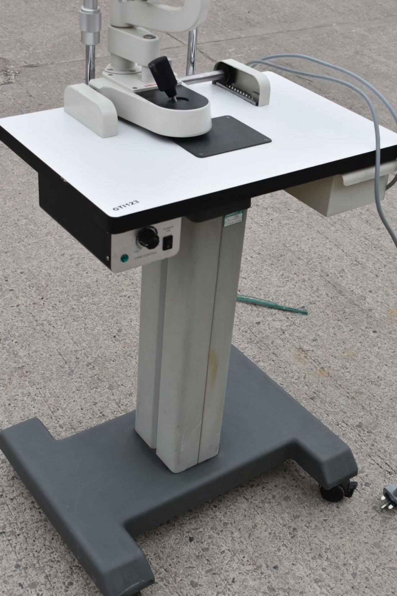 1 x Shin-Nippon SL-206 Slit Lamp on Mobile Table - Ref: GTI123 - CL645 - Location: Altrincham WA14 - Image 3 of 22