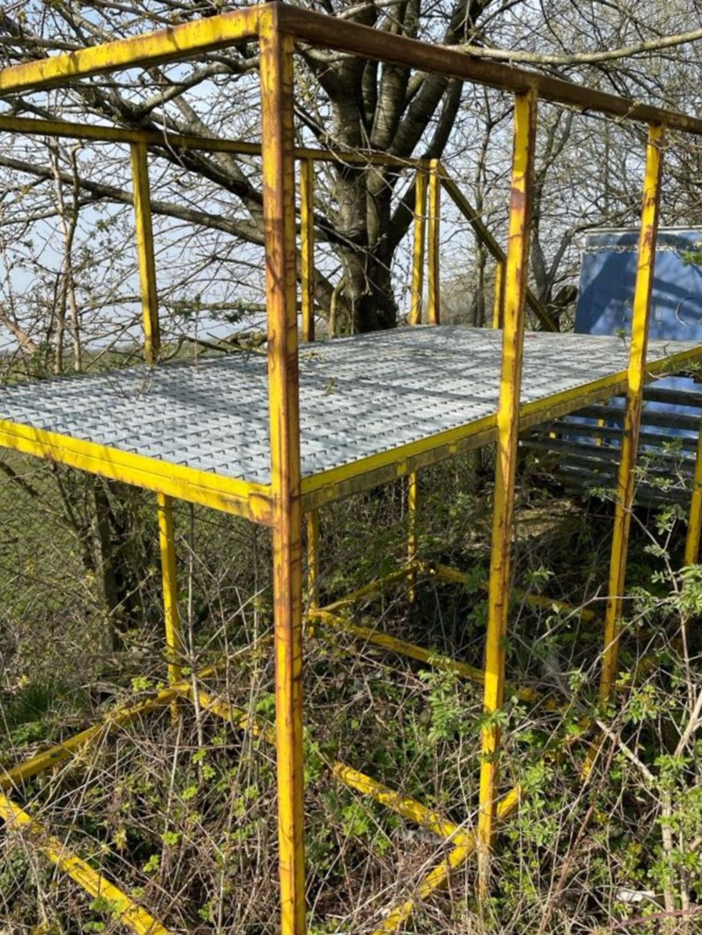1 x Industrial Platform With Stairs and Perforated Galvanised Steel Base - Dimensions: H290 x L600 x - Image 7 of 10