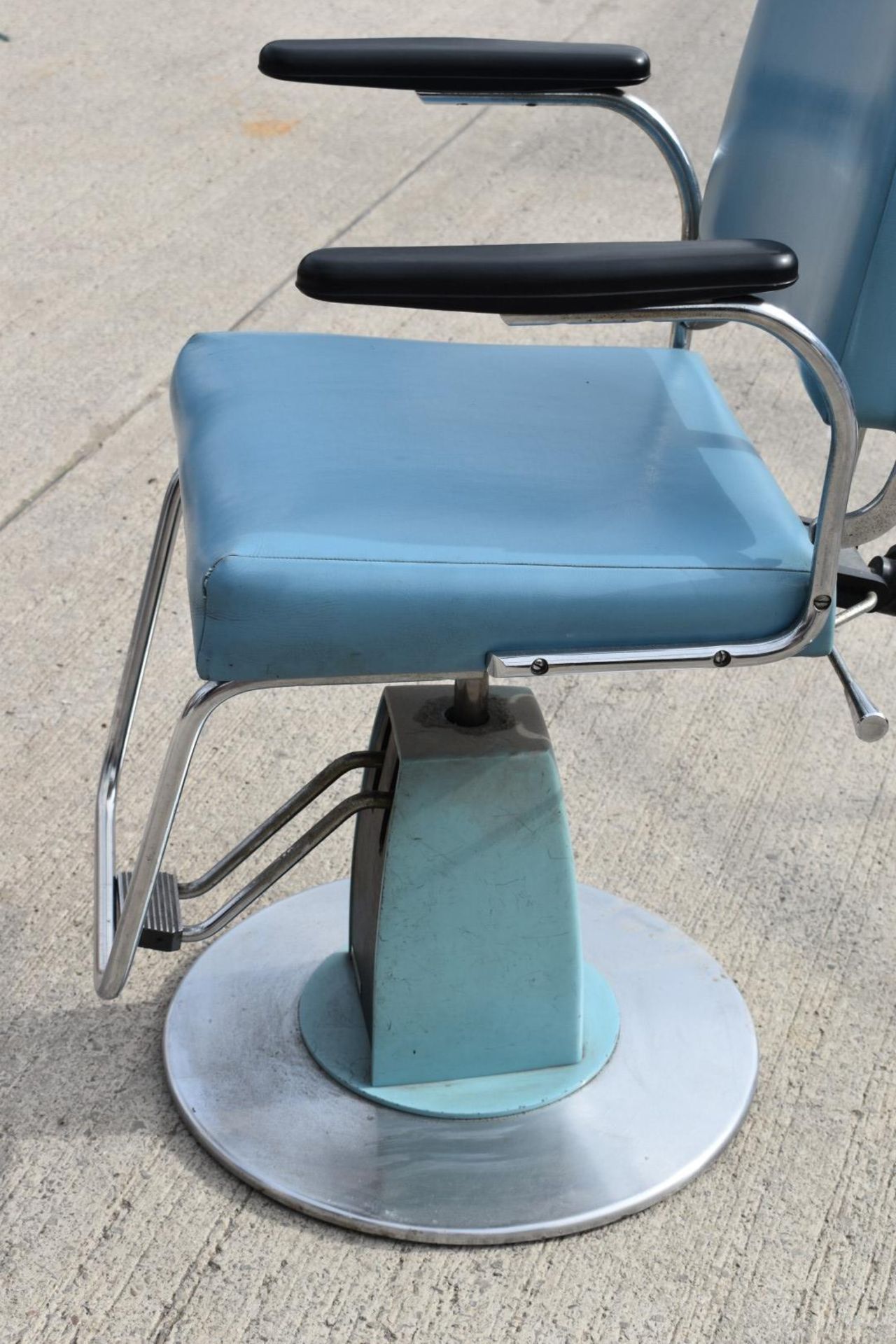 1 x Vintage F&F Koenigkramer Examination Chair With Gas Lift and Headrest - Removed From a Central - Image 10 of 12