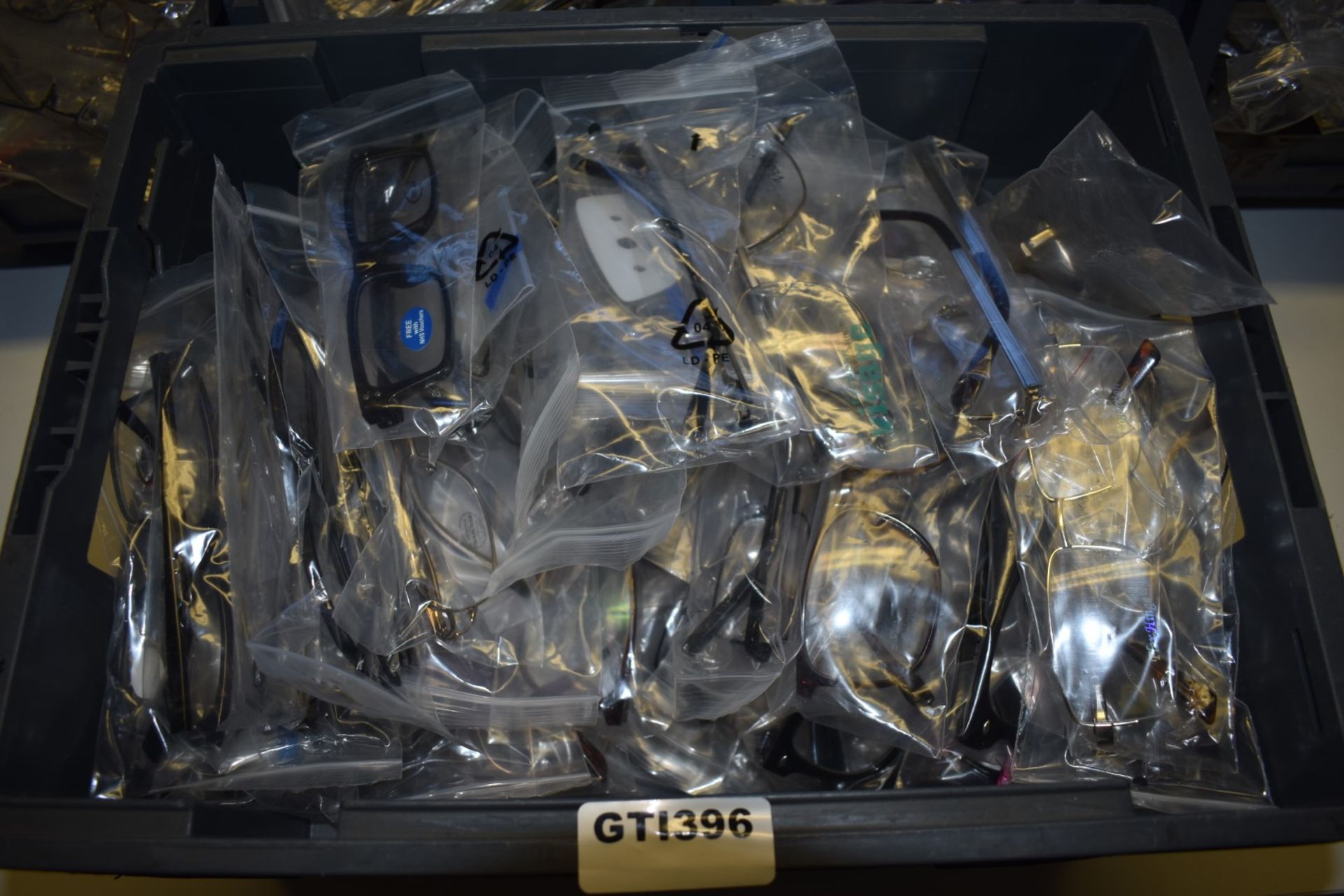 Approximately 300 x Assorted Pairs of Spectacle Eye Glasses - New and Unused Stock - Various Designs - Image 15 of 15