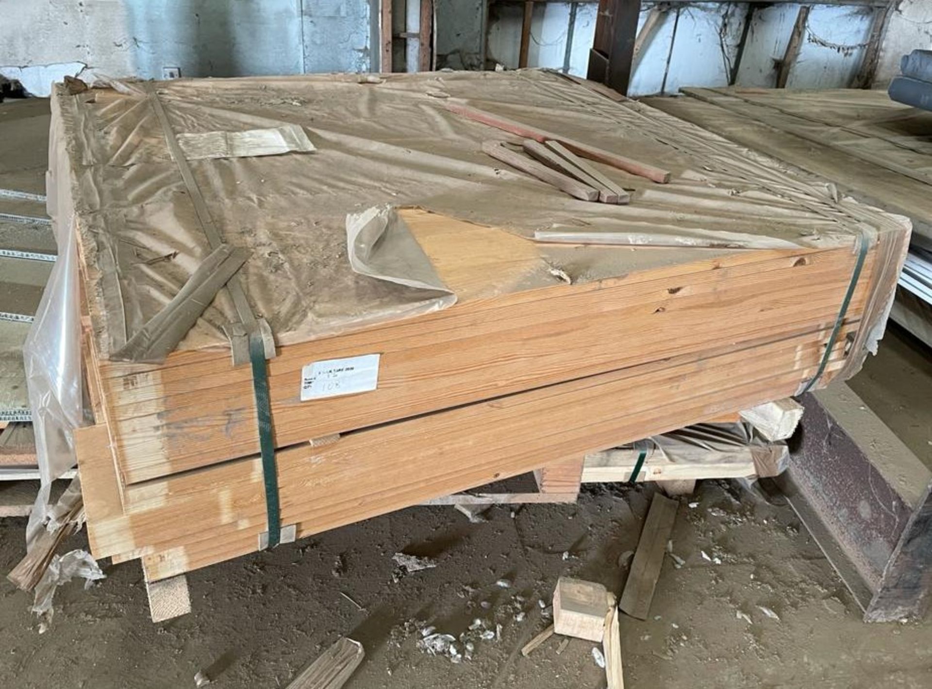 Pallet of 108 x Timber Wooden Panels - Unused Stock - Size: 195 x 18 cm - Unused Stock - Cut Out