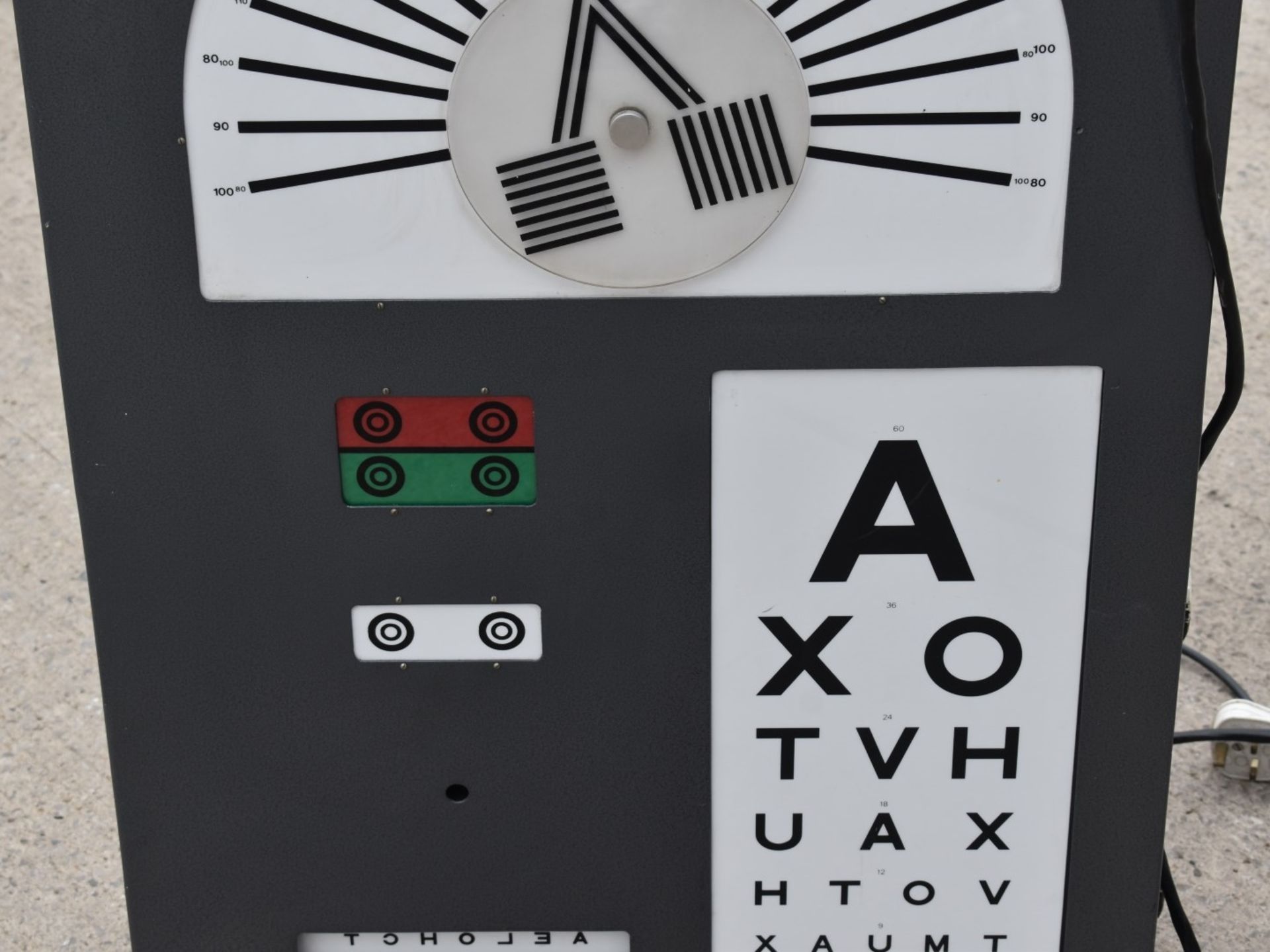 1 x Opticians Vintage Eye Test Chart Light Box - 240v - Size H87 x W59 x D19 cms - Ref: GTI119 - - Image 3 of 9