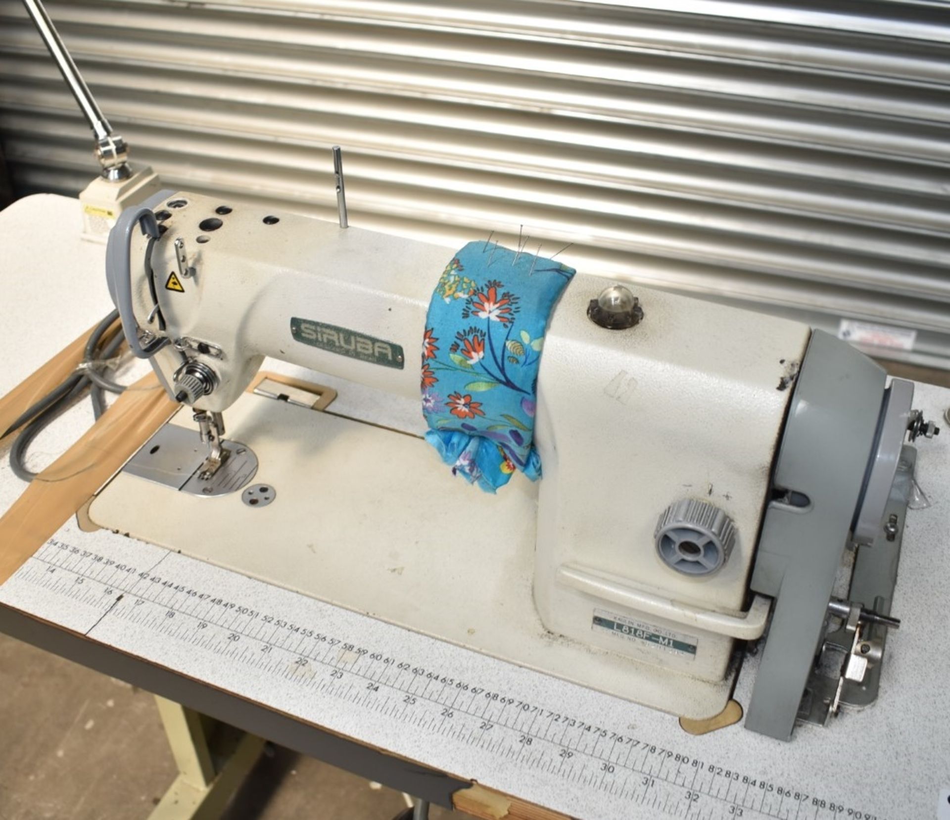 1 x Siruba L818F-M1 Industrial Sewing Machine - Spares or Repairs - Working Clutch Motor Detached - Image 17 of 19