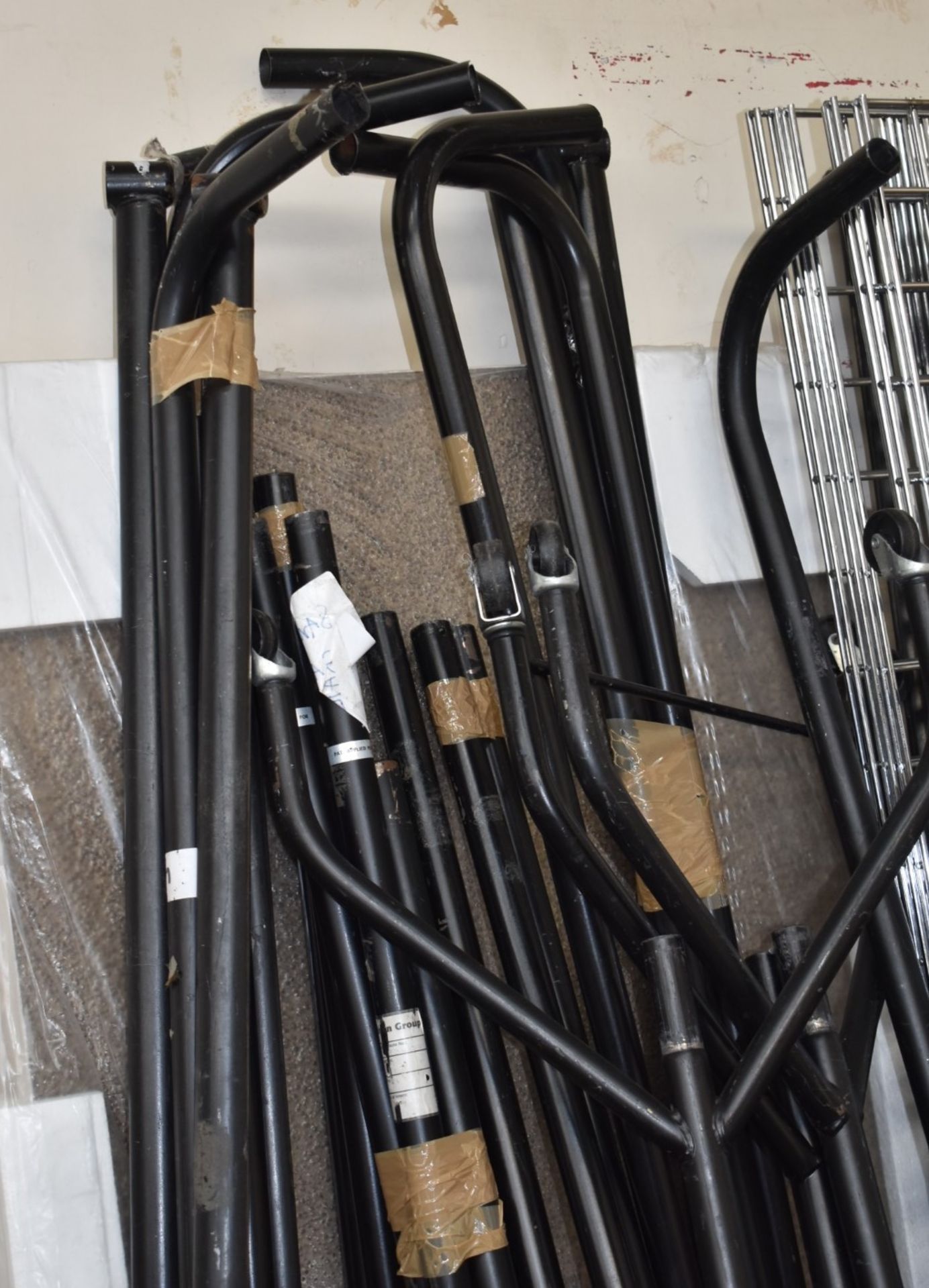 6 x Clothes Rail Stands With Castor Feet - Image 3 of 6