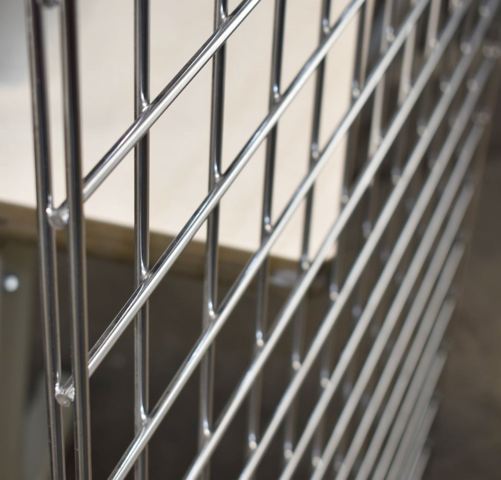 10 x Gridwall Mesh Wall Panels - Heavy Metal Construction in Chrome - Ideal For Retail Wall Displays - Image 6 of 8