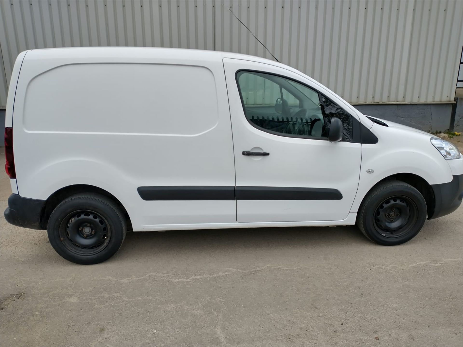 2015 Peugeot Partner 850 professional 1.6 HDI 3 Seater Panel Van - Image 6 of 15