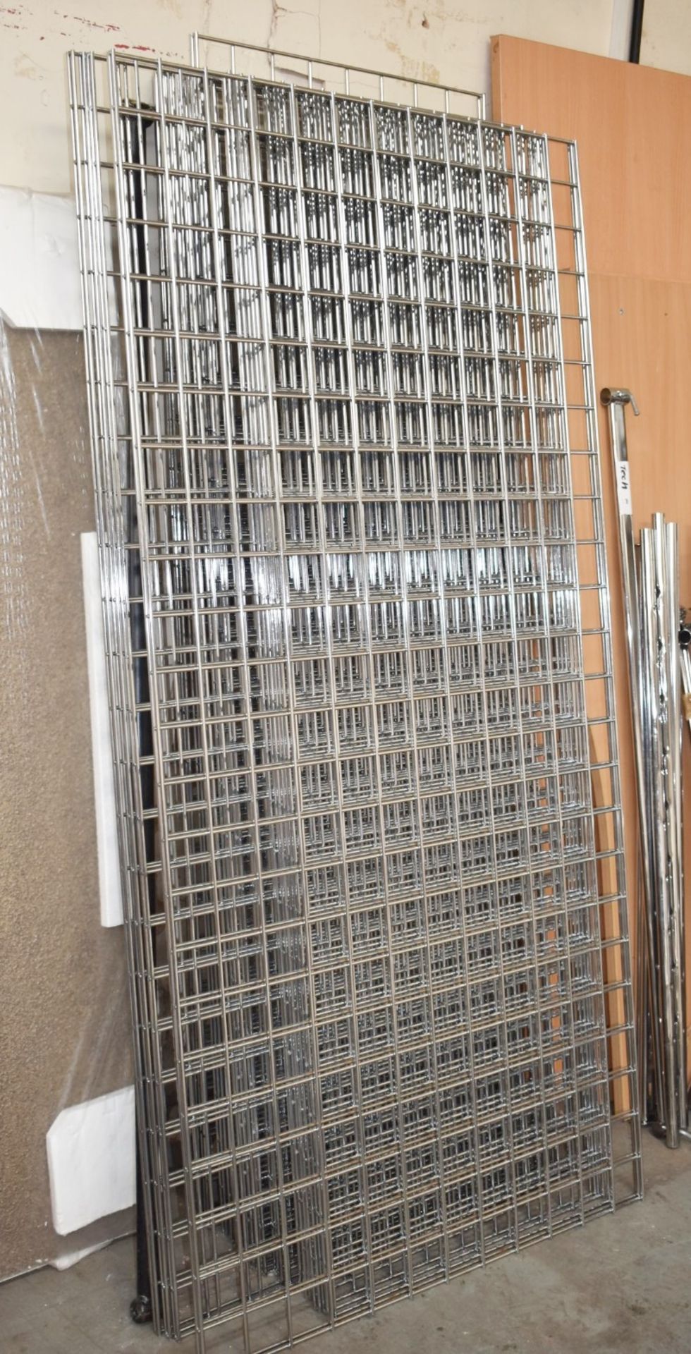 10 x Gridwall Mesh Wall Panels - Heavy Metal Construction in Chrome - Ideal For Retail Wall Displays