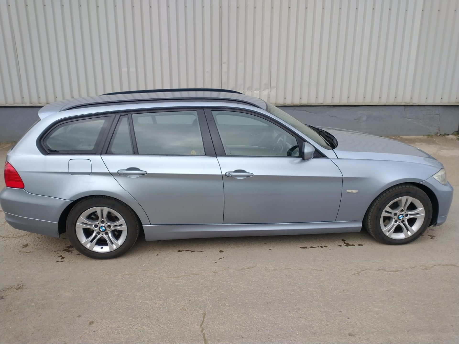 2010 BMW 318D Es 2.0 5Dr Estate - CL505 - NO VAT ON THE HAMMER - Locatio - Image 17 of 18