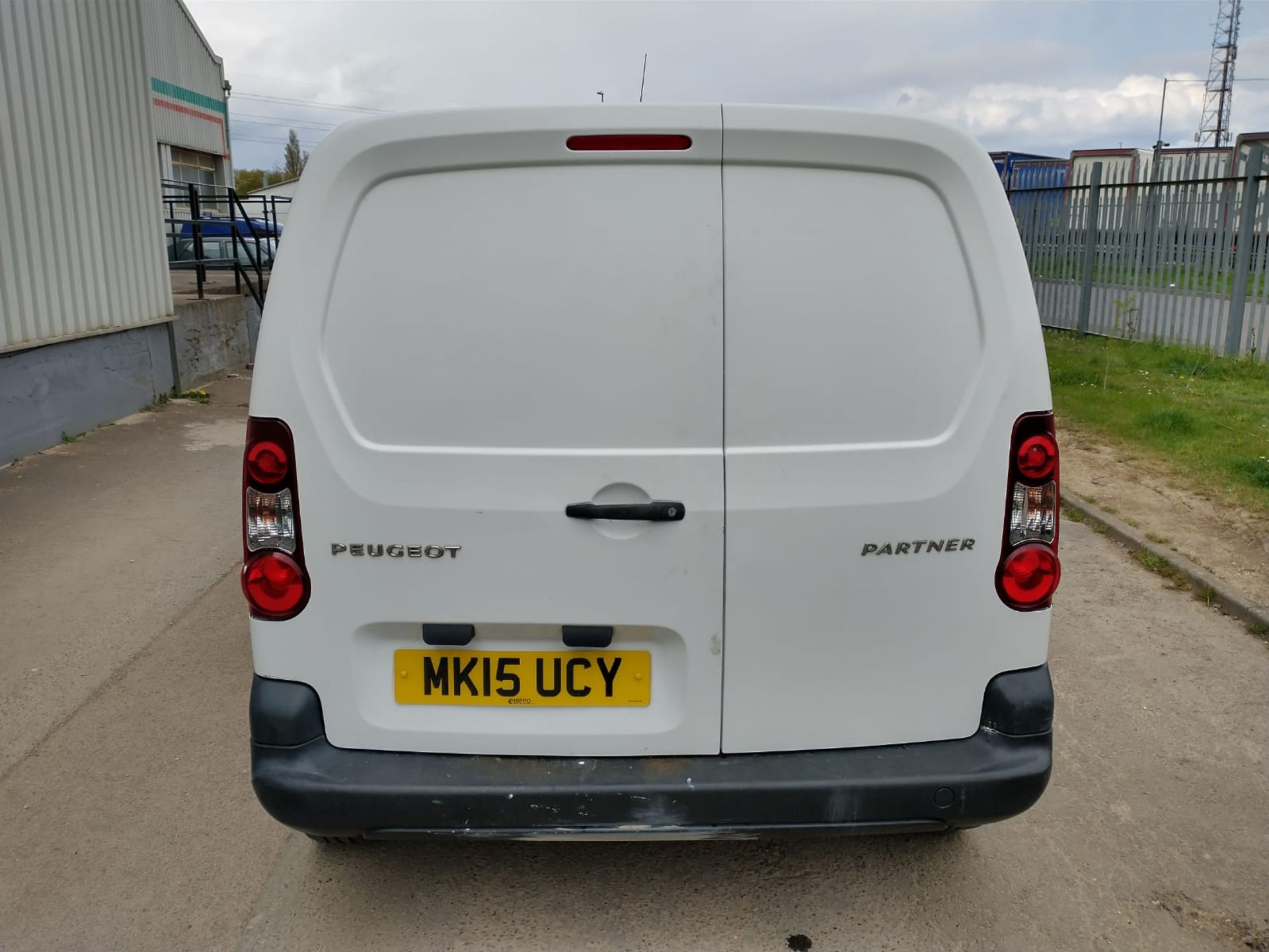 2015 Peugeot Partner 850 professional 1.6 HDI 3 Seater Panel Van - Image 4 of 15