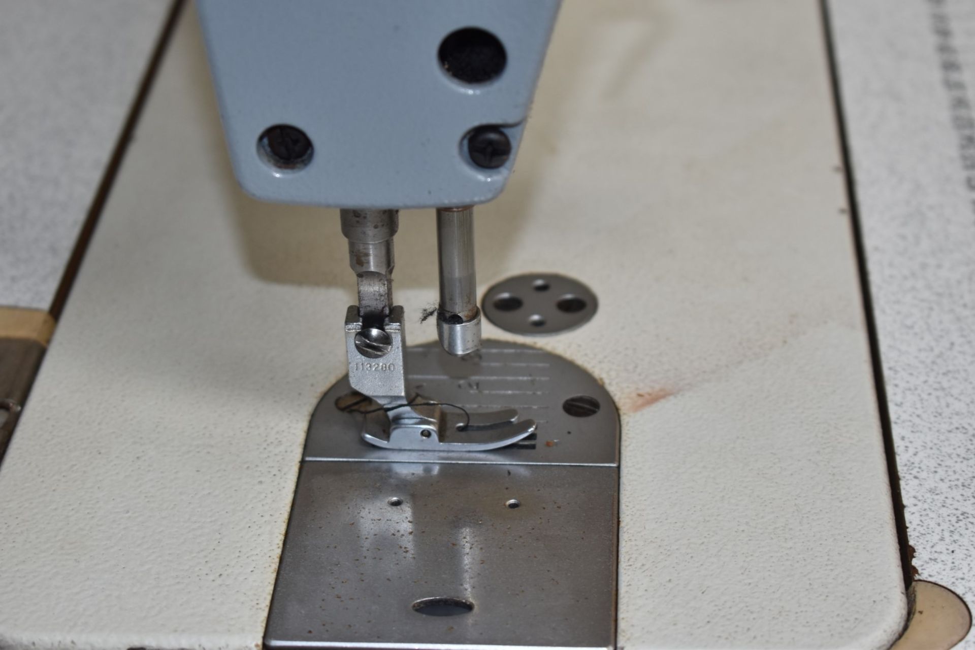 1 x Siruba L818F-M1 Industrial Sewing Machine - Image 11 of 20