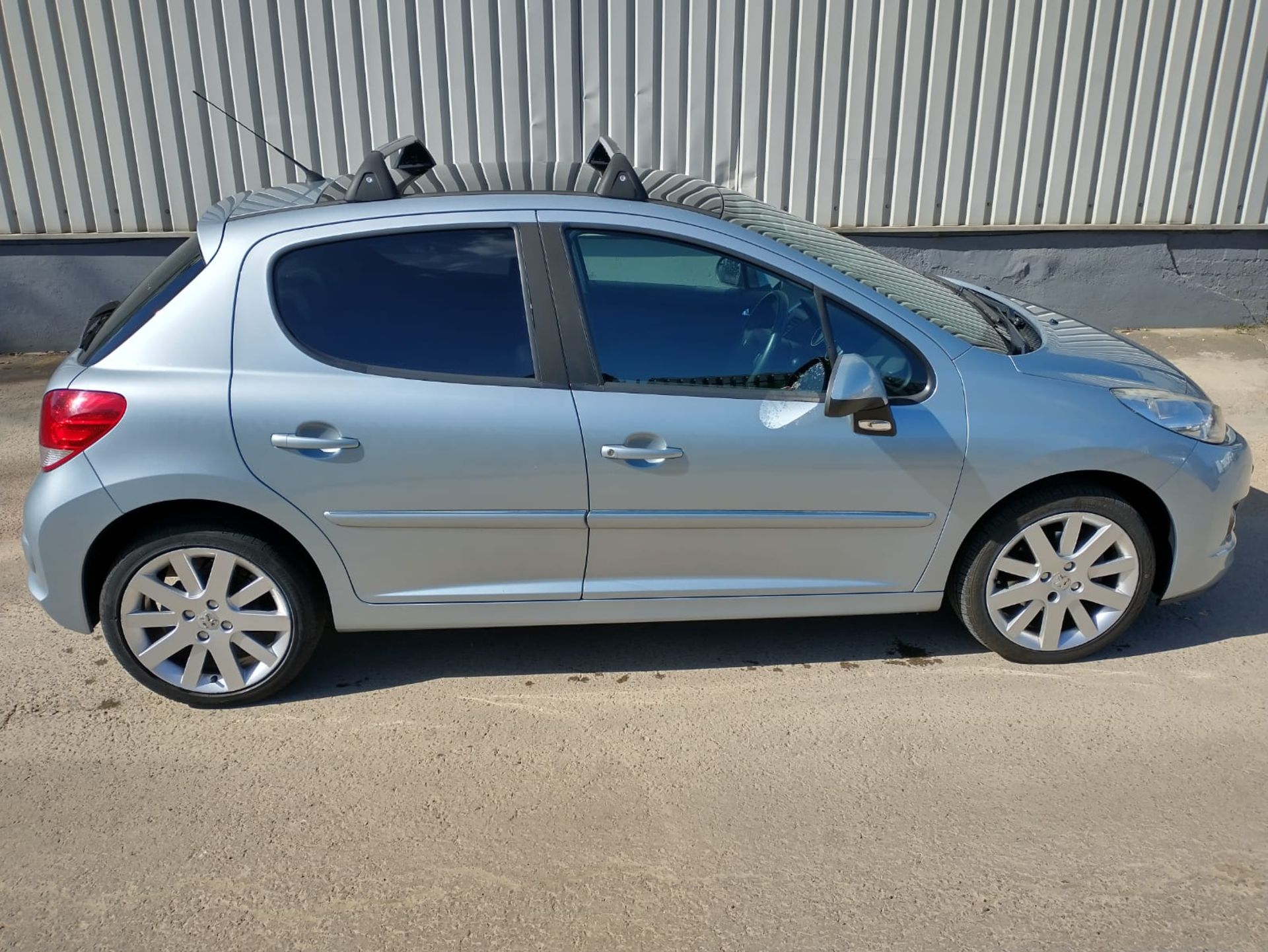 2012 Peugeot 207 Allure 1.6 5DR Hatchback - Image 11 of 16