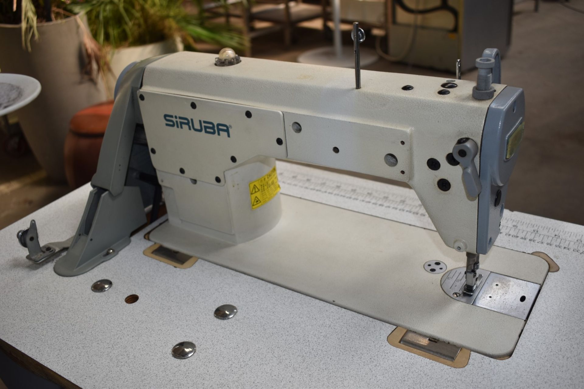 1 x Siruba L818F-M1 Industrial Sewing Machine - Image 13 of 20