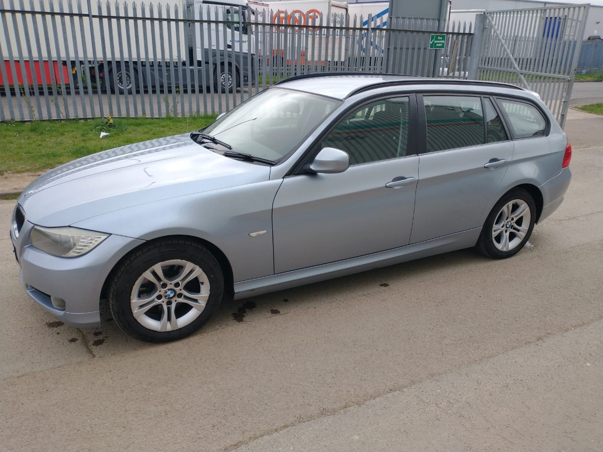 2010 BMW 318D Es 2.0 5Dr Estate - CL505 - NO VAT ON THE HAMMER - Locatio - Image 11 of 18