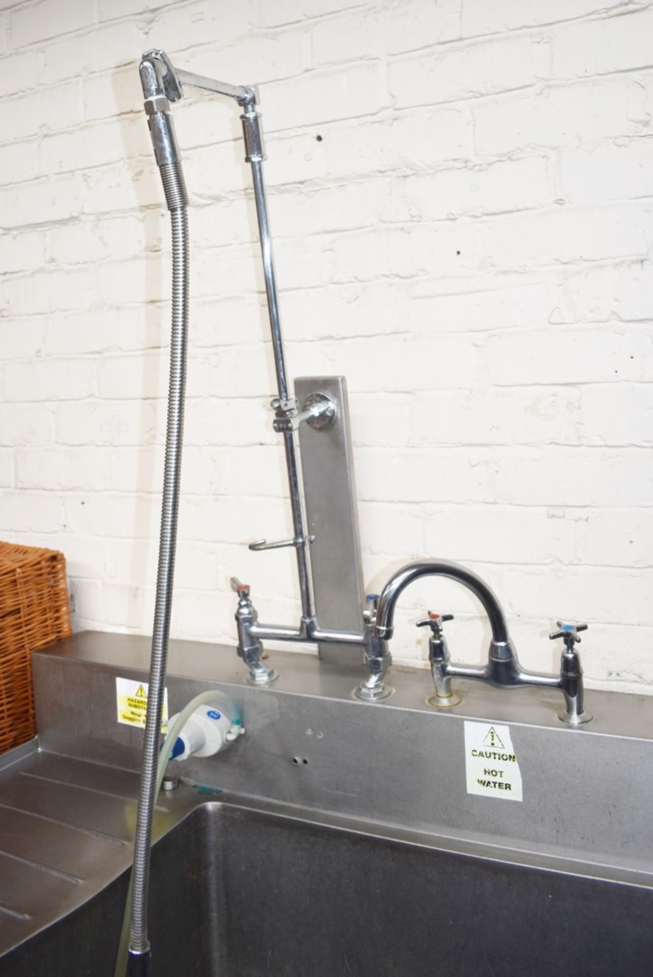 1 x Commercial Kitchen Wash Station With Single Large Deep Sink Bowls, Mixer Taps, Spray Wash Gun, - Image 5 of 7