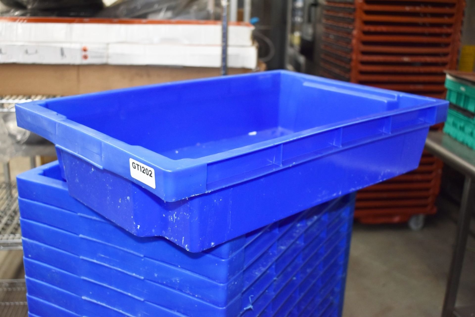 27 x Plastic Stackable Storage Trays in Blue - Includes Mobile Platform Dolly on Castors - Tray - Image 4 of 7