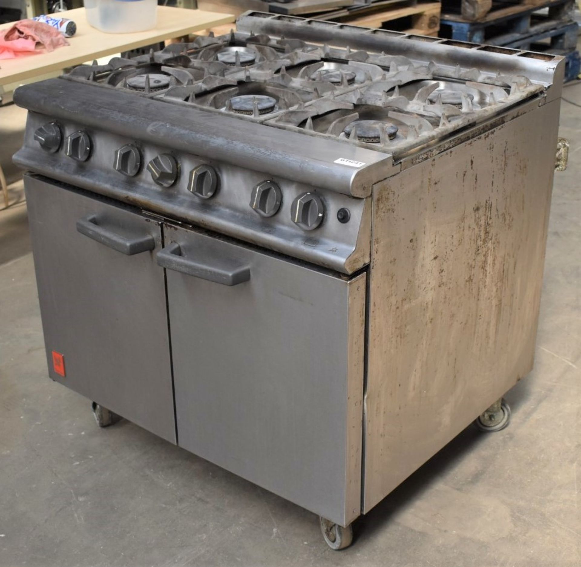 1 x Falcon 6 Burner Dominator Plus Oven Range G3101 Natural Gas with Castors - Dimensions: H90 x W90 - Image 3 of 10