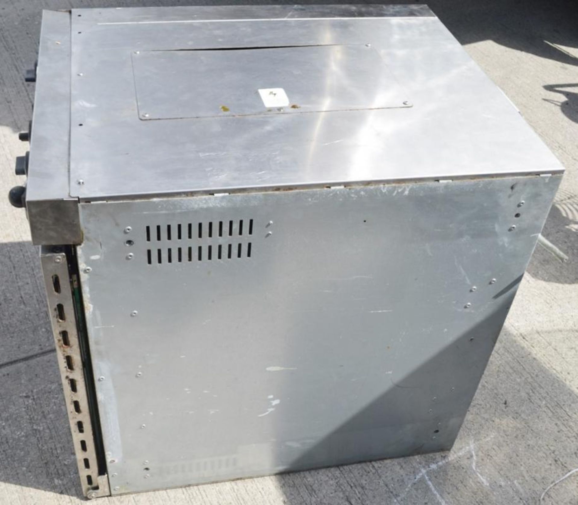 1 x Lincat ECO9 170 Ltr Electric Counter-Top Convection Oven - Dimensions: H77 x W63 x D81cm - Pre- - Image 2 of 6