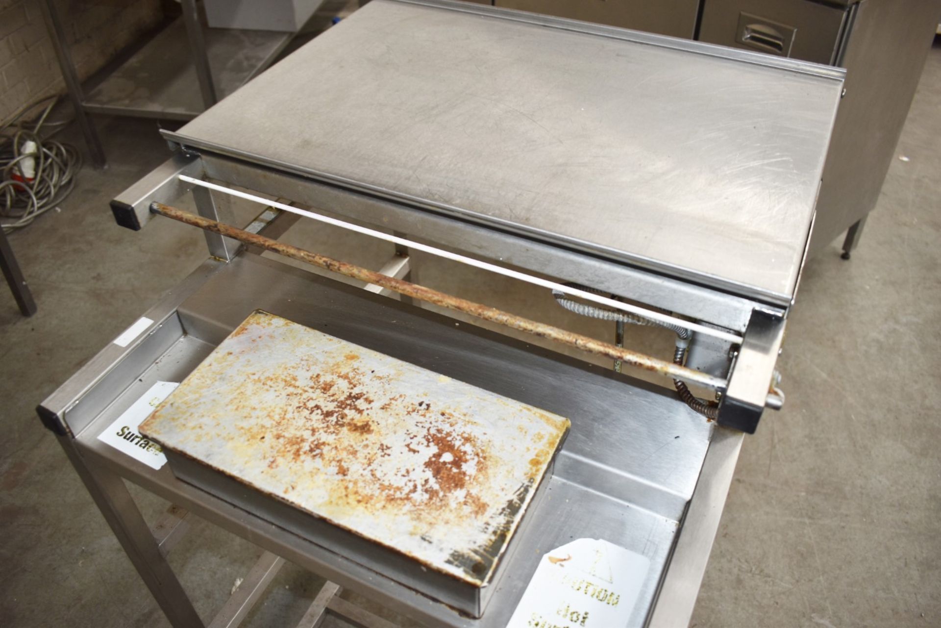 1 x Food Tray Wrapper Unit For Heat Sealed Wrapping - Dimensions: W56 cms - 240v - Ref: CAM112 WH4 - - Image 2 of 5