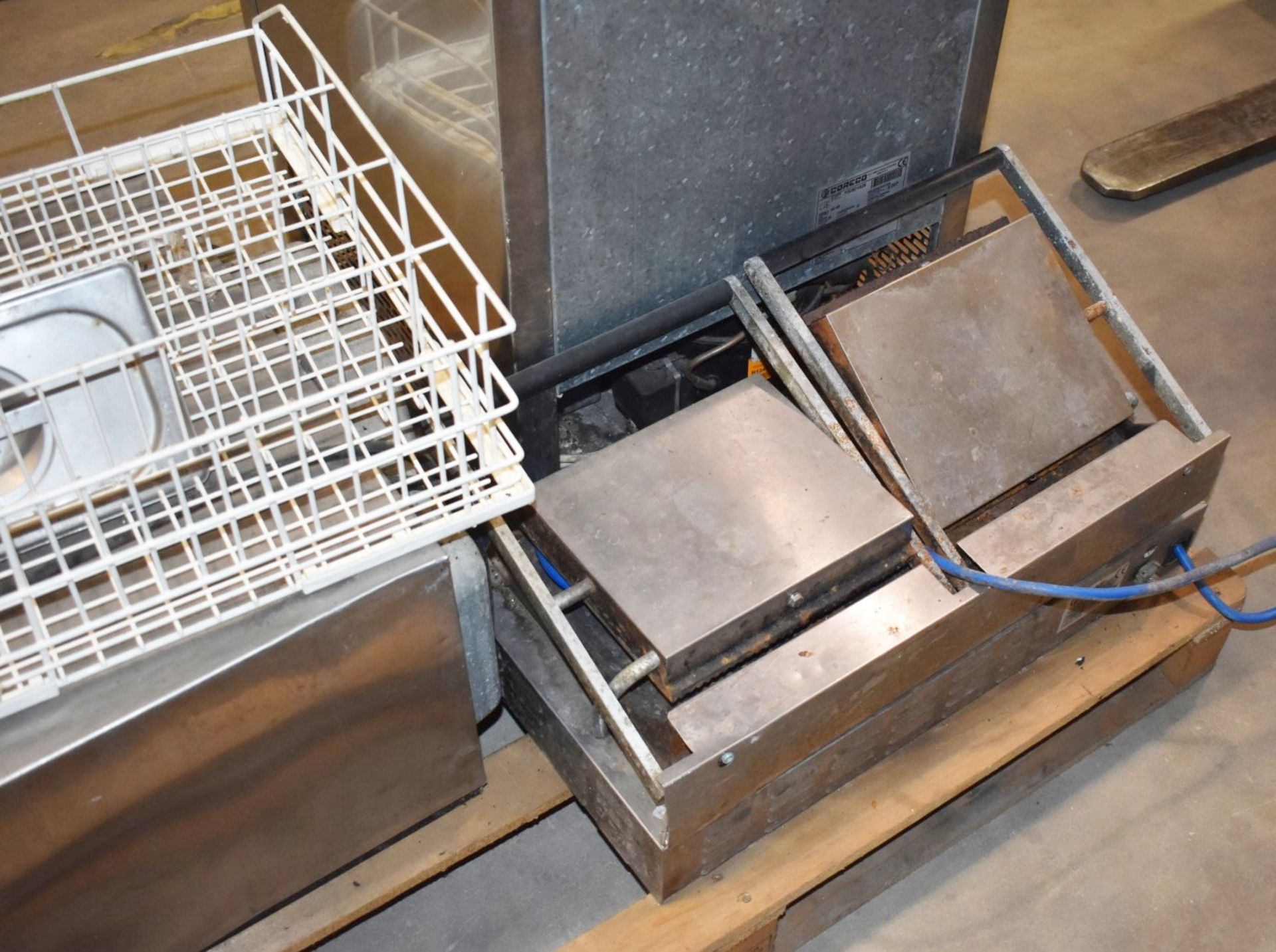 Assorted Collection of Commercial Catering Equipment - Includes Glass Chiller, Microwave and - Image 3 of 7