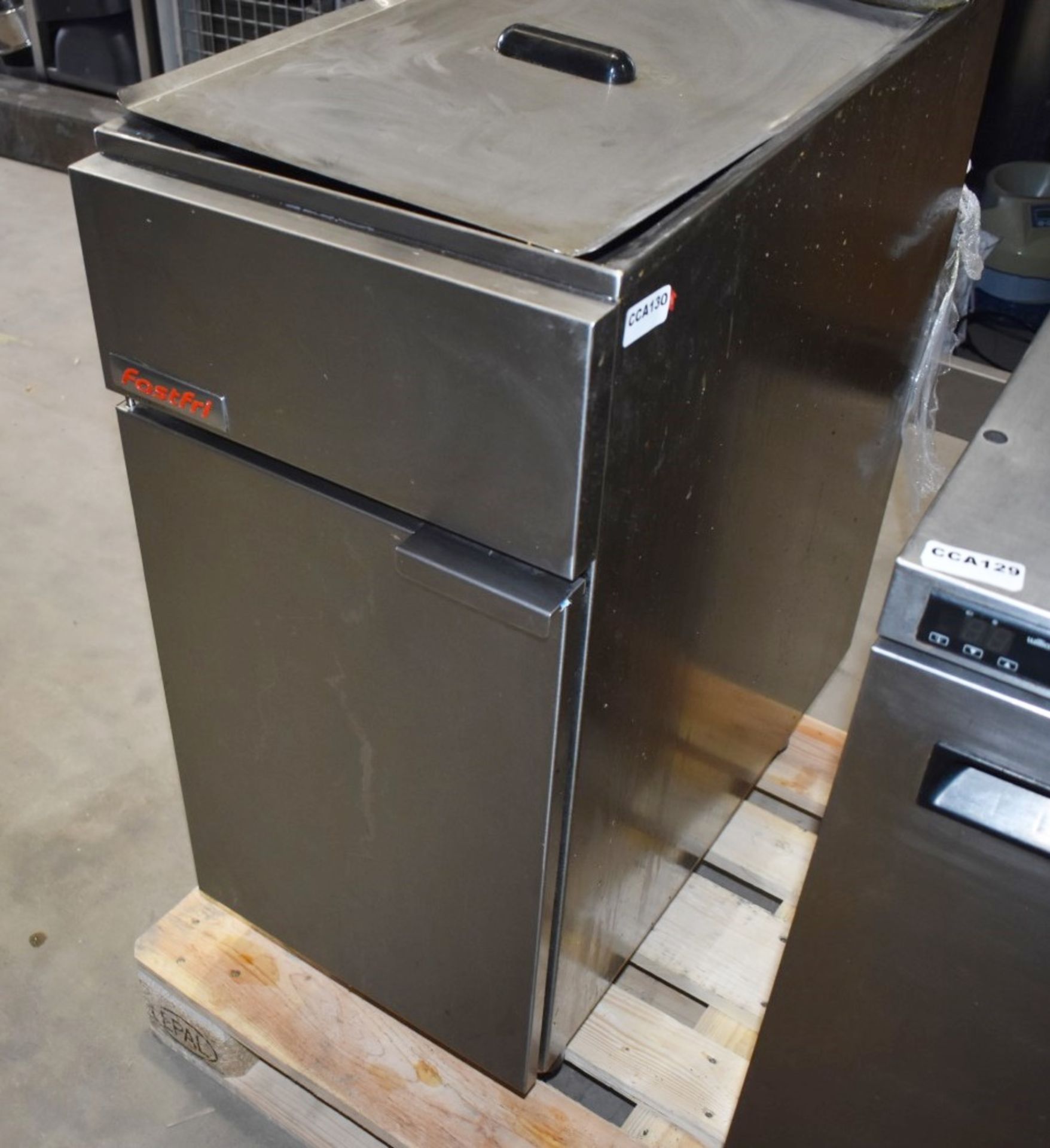 1 x Moffat Fast Fri FF18 Single Tank Commercial Gas Fryer With Stainless Steel Exterior - Image 2 of 13
