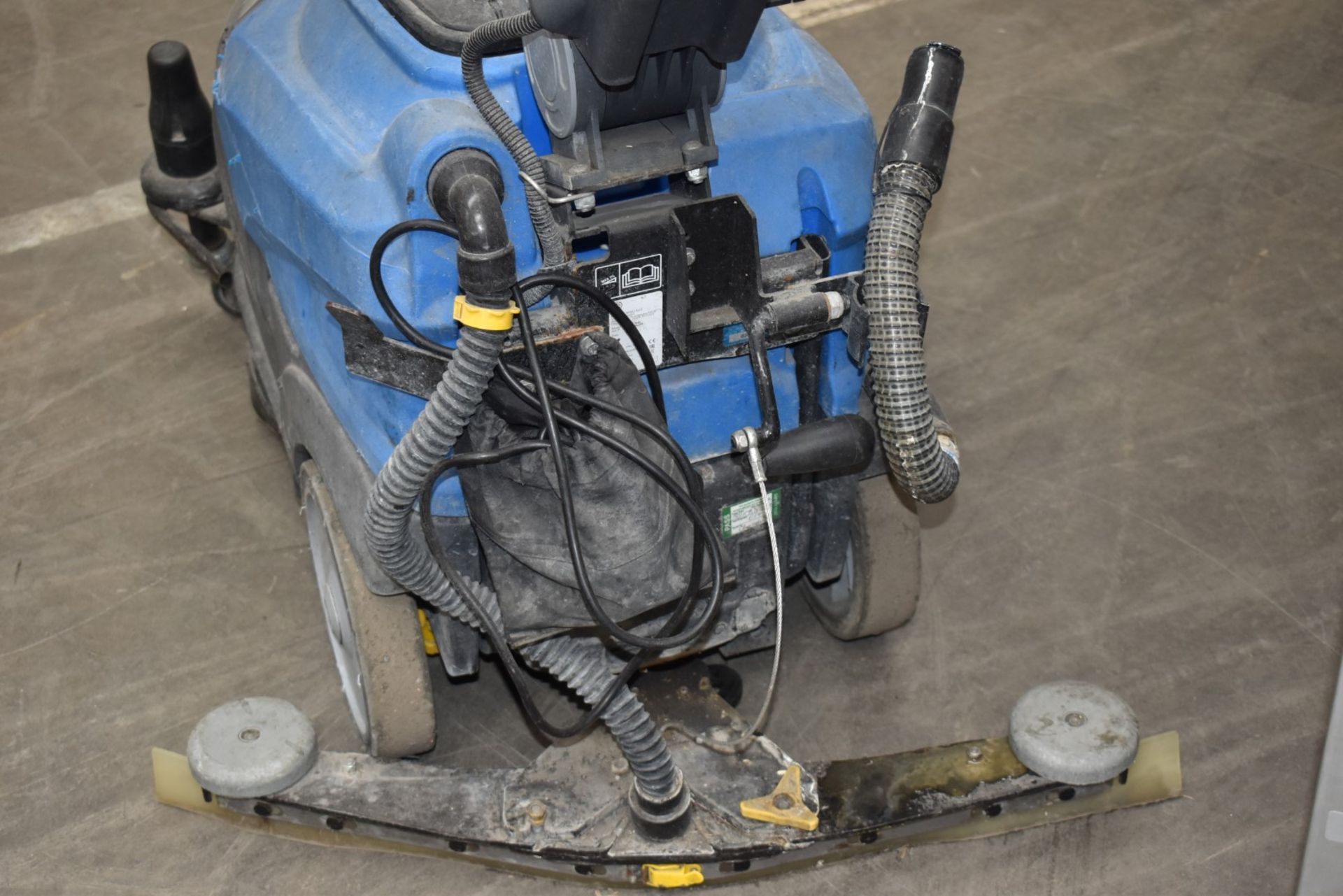 1 x ITC CT30 Walk Behind Battery Powered Floor Cleaner Scrubber/Dryer - Recently Removed From - Image 6 of 12