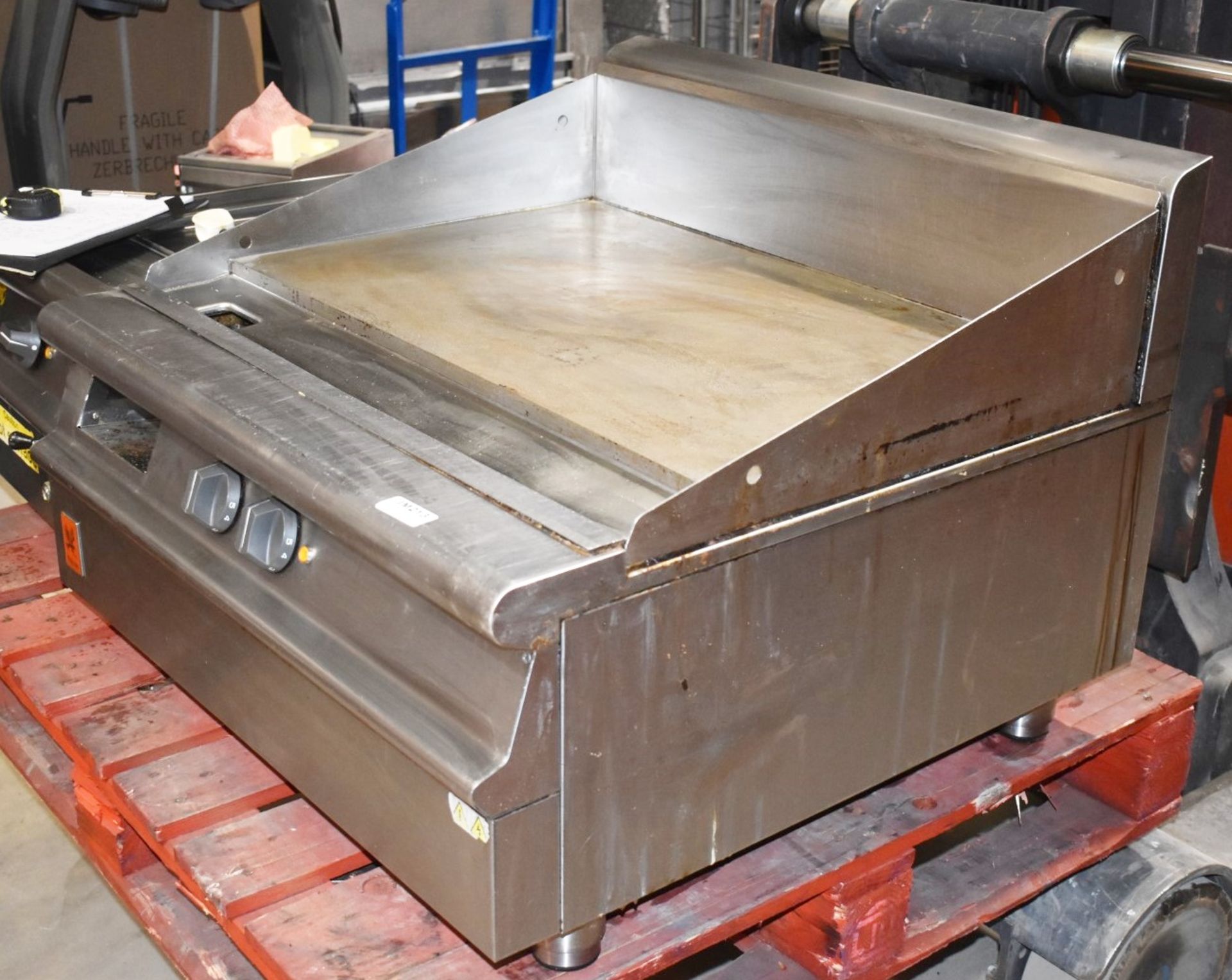 1 x Falcon Dominator E3841 Solid Top Cooking Griddle - Image 2 of 9
