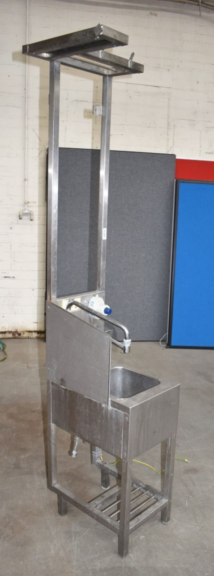 1 x Slim Janitorial Cleaning Wash Station - Features Wash Bowl, Integral Mop Hanger, Top Shelf - Image 2 of 5