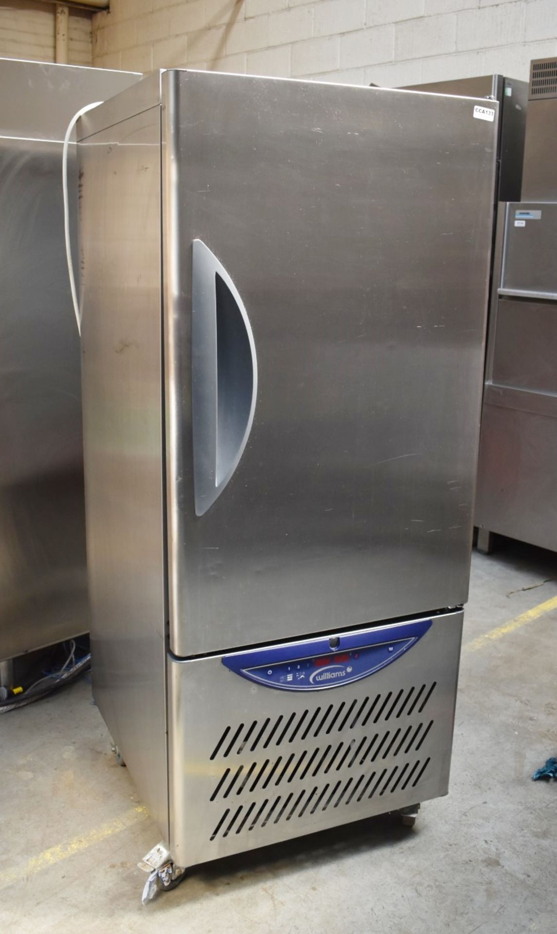 1 x Williams WBCF40 Reach In Blast Chiller Freezer With Stainless Steel Exterior and 40kg Capacity - Image 3 of 9