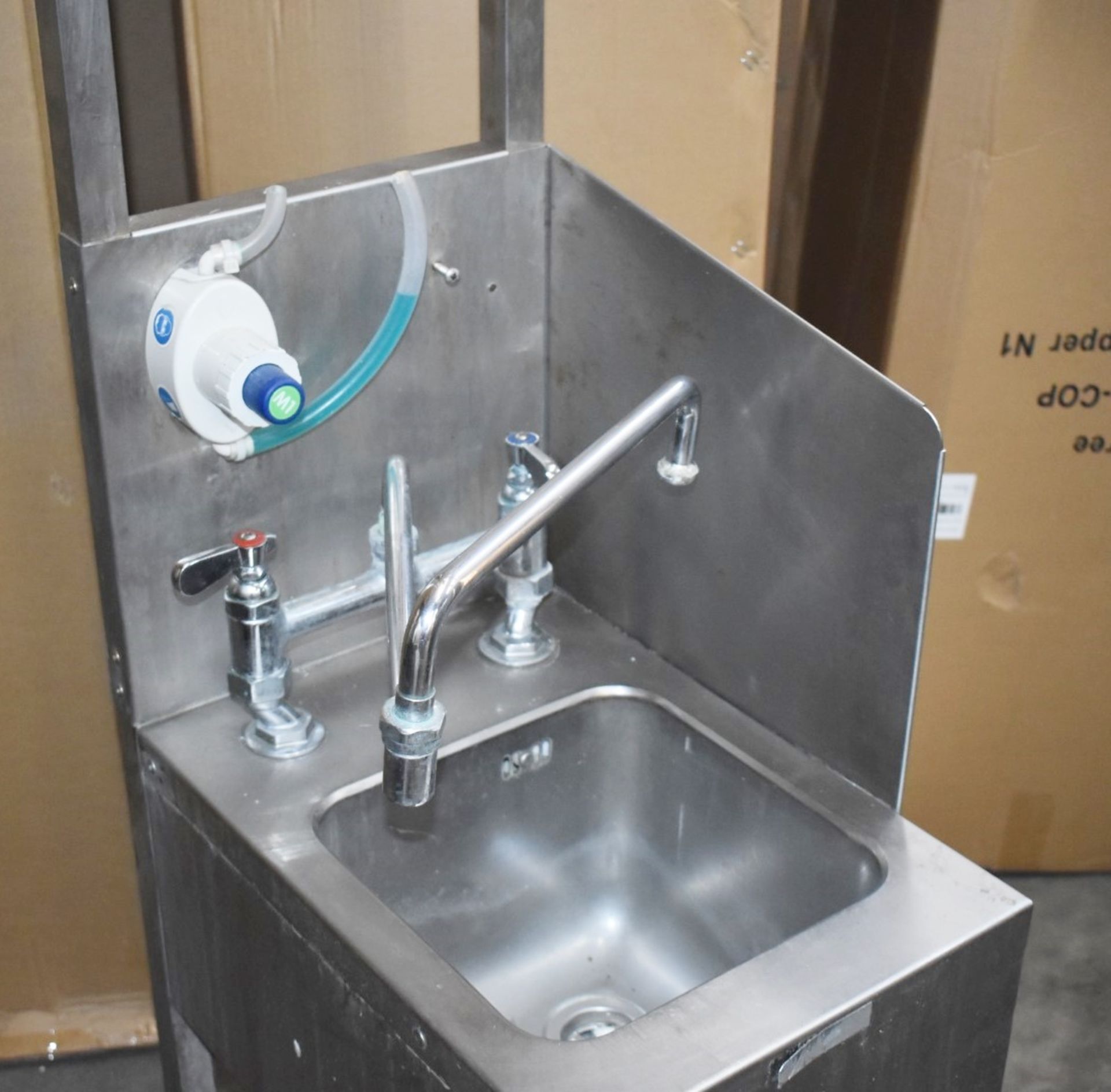 1 x Slim Janitorial Wash Station - Features Wash Bowl, Mop Hanger, Goggle Hook, Detergent Pump & Tap - Image 5 of 6