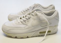 1 x Pair Of Men's Genuine Nike Trainers - Air Max 90 Essential - Size (EU/UK): 44/9 - Preowned -