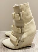 1 x Pair Of Genuine Isabel Marant Boots In Crème And Fur - Size: 37 - Preowned in Very Good Conditio