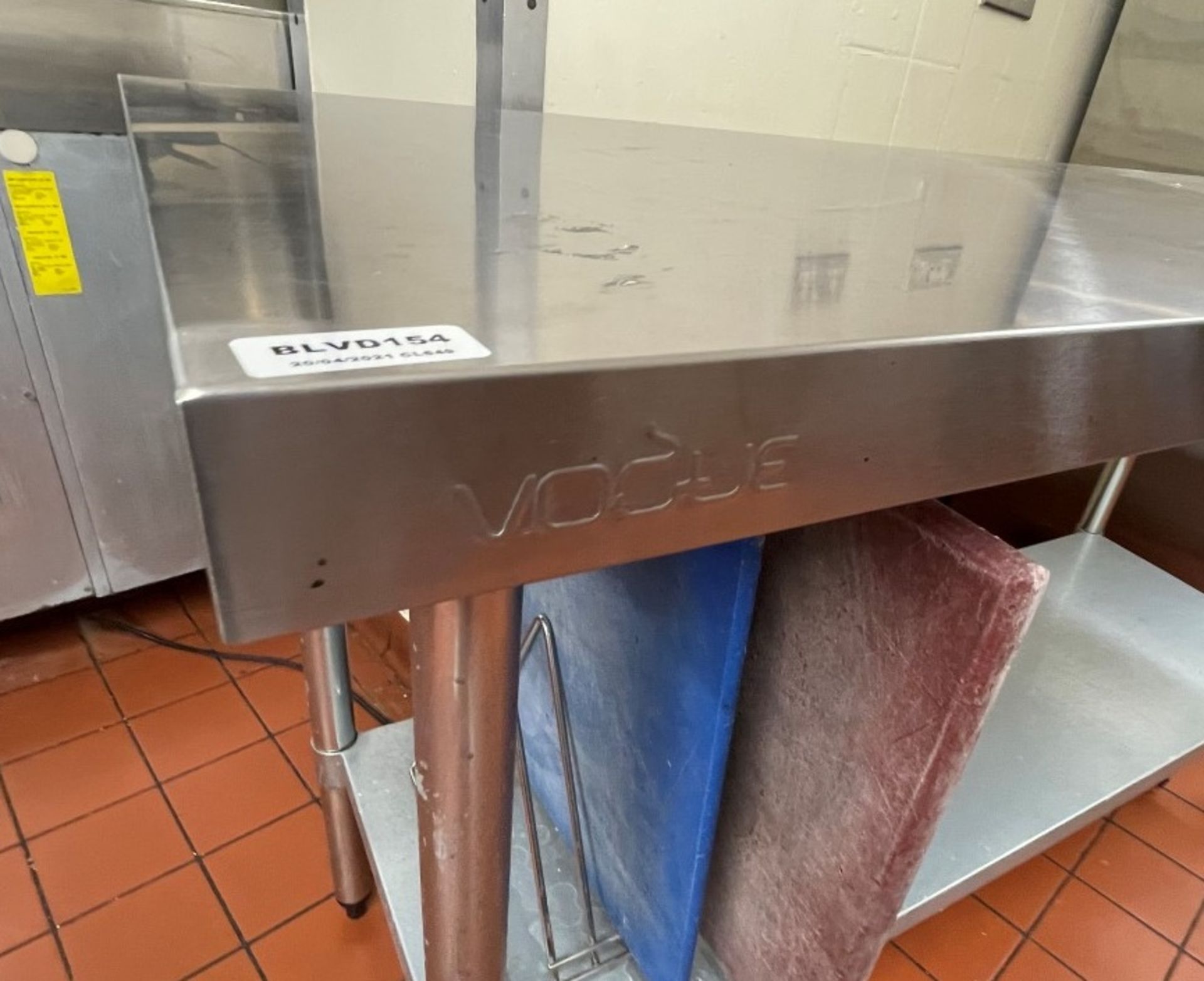 1 x Vogue Stainless Steel Prep Table With Undershelf - Dimensions: H90 x W150 x D60 cms - Ref: - Image 3 of 4