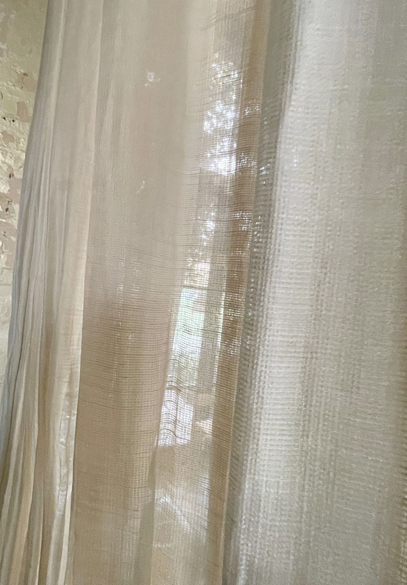 2 x Pairs Of Luxurious Silky Curtains With A Drop Of 18 To 20ft - Ref: BLVD116 - CL649 - Location: - Image 10 of 10