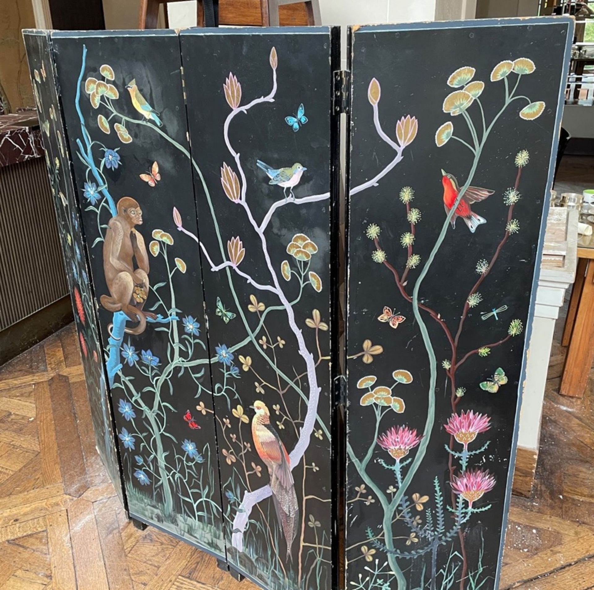 1 x Vintage 4-Panel Hand-painted Room Divider / Dressing Screen In Black With Plant And Animal - Image 2 of 3