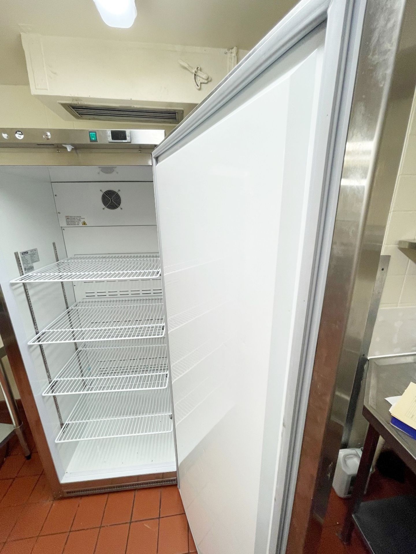 1 x Blizzard Upright Refrigerator With Stainless Steel Exterior - Dimensions: H190 x W78 x D74 cms - - Image 3 of 6