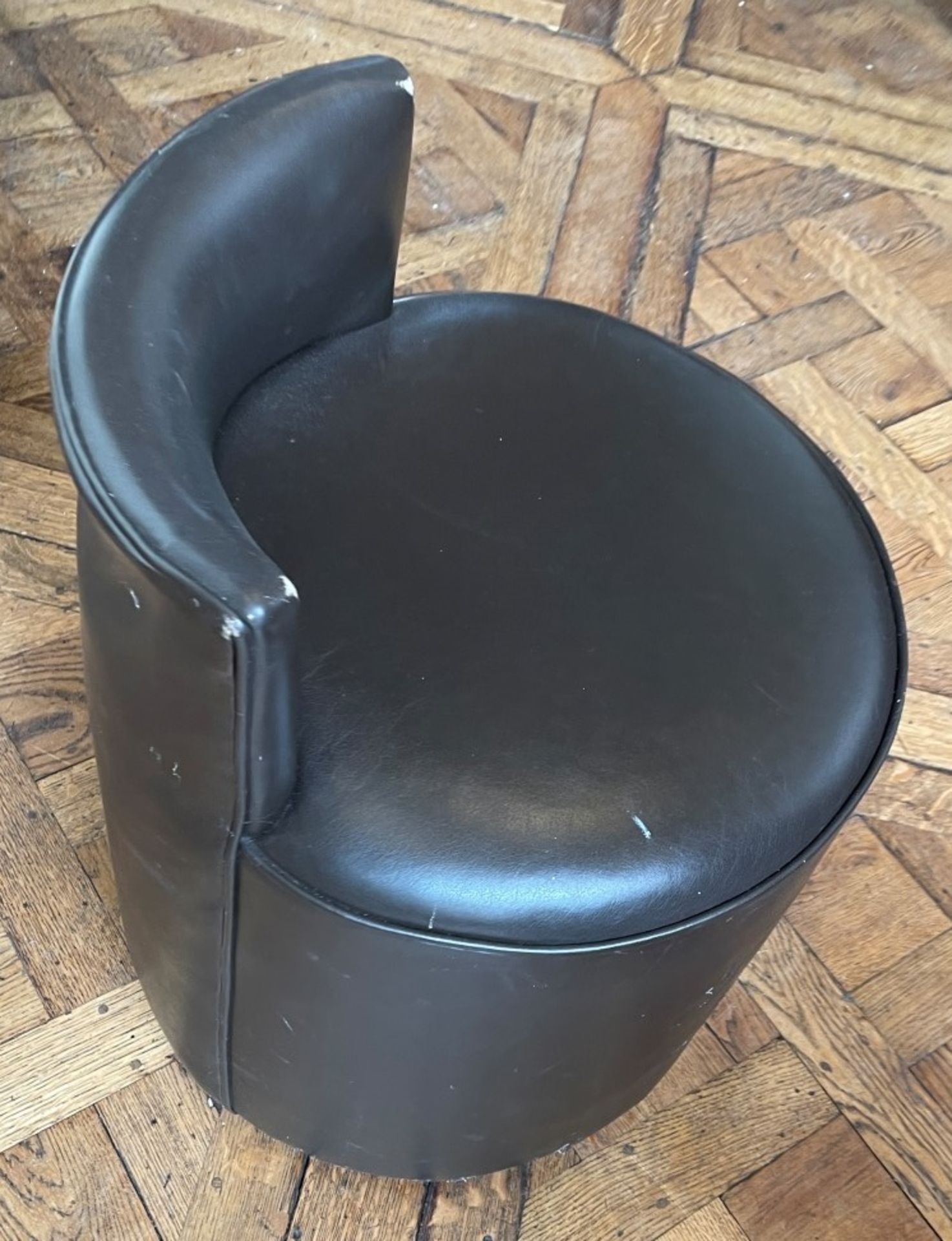 9 x Upholstered Restaurant Low Back Stools - Ref: BLVD108 - CL649 - Location: London W8 - Image 6 of 7