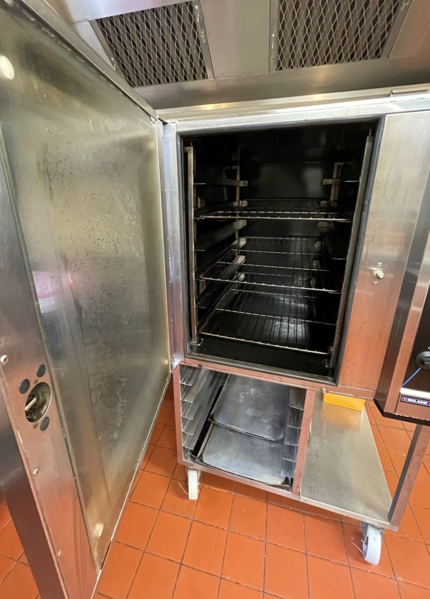 1 x Blue Seal Moffat Turbofan E35 Convection Oven With Stand - Model E35-30-453 - 400v Power - - Image 3 of 8
