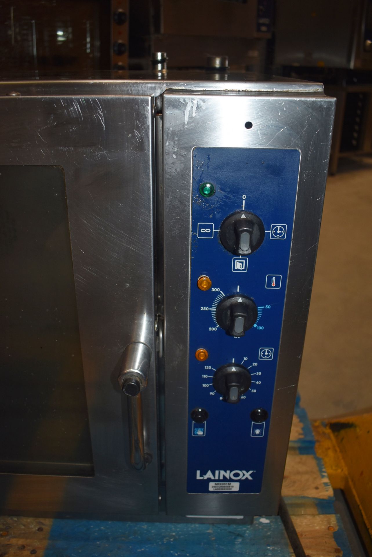 1 x Lainox MCE051M Commercial Electric 400v Convection Oven With Stainless Steel Exterior - Recently - Image 8 of 9