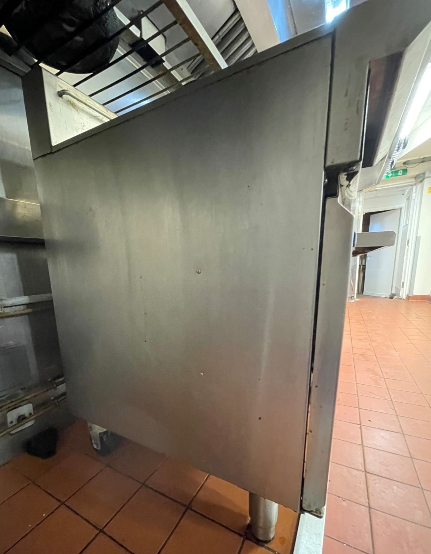 1 x Blue Seal Twin Basket Commercial Fryer With Baskets - Gas Fired - Ref: BLVD165 - CL649 - - Image 3 of 6