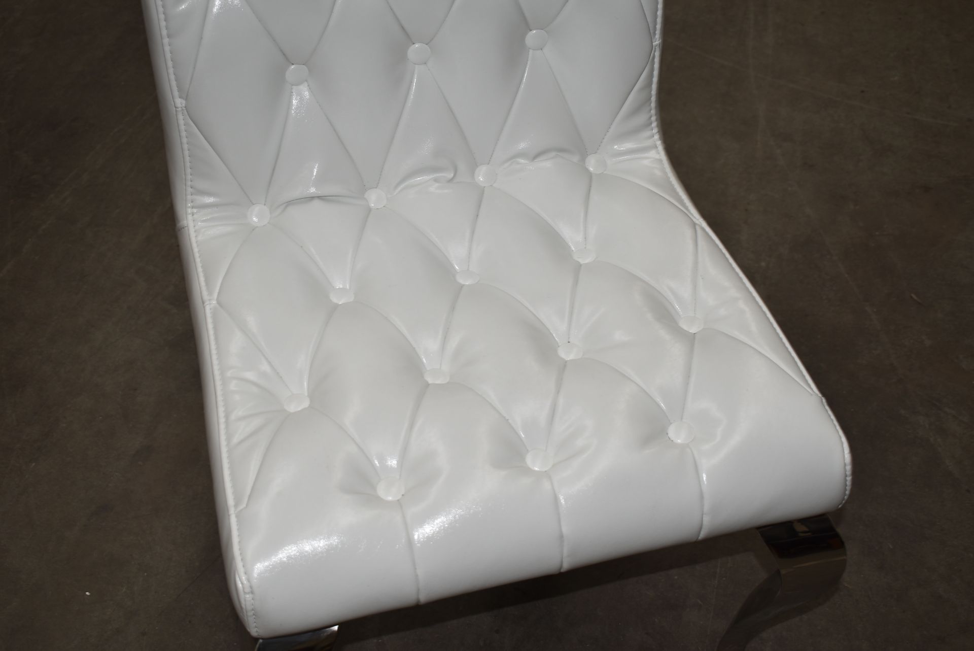 1 x Elegant White Leather Studded Bedroom Chair With Scroll Back and Chrome Legs - CL999 - Ref - Image 4 of 6
