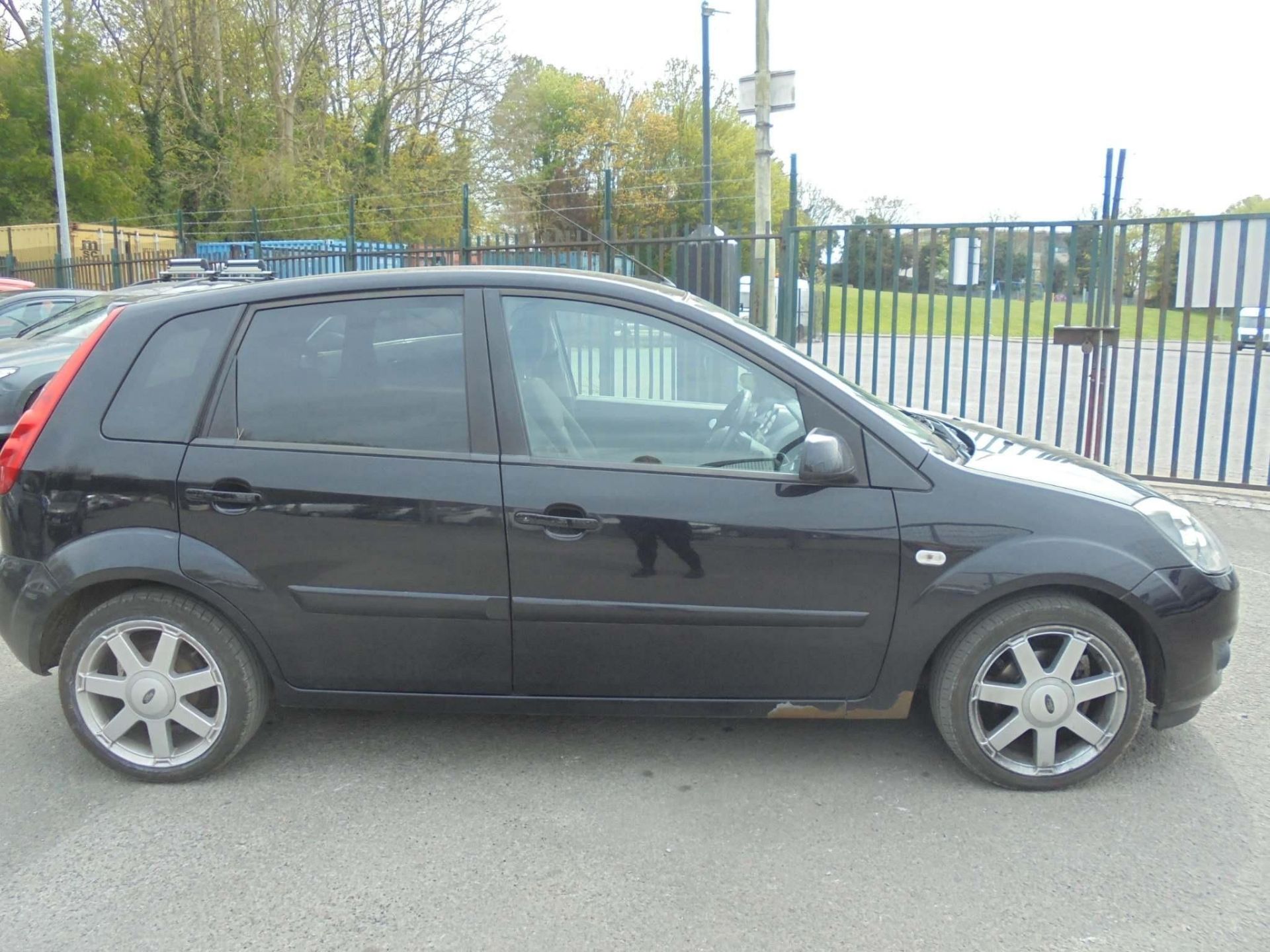 2008 Ford Fiesta 1.25 Zetec Climate 5 dr Hatchback - CL505 - NO VAT ON THE HAMMER - Location: Corby - Image 6 of 6