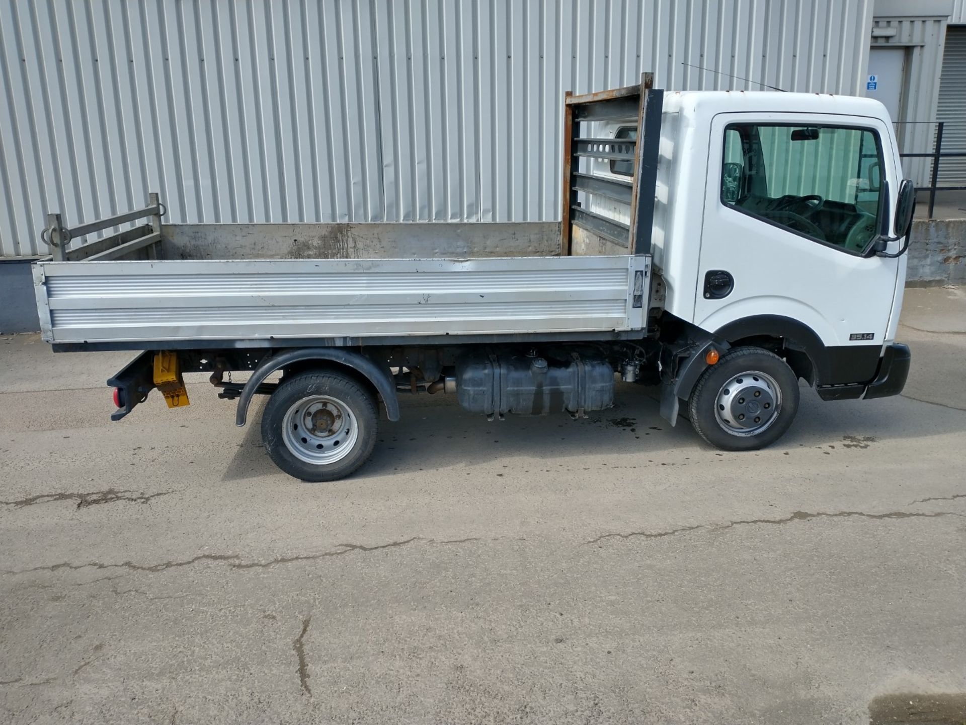 2013 Nissan Cabster 2.5 DCI 35.14 Dropside Truck - CL505 - Location: Corby, - Image 4 of 13