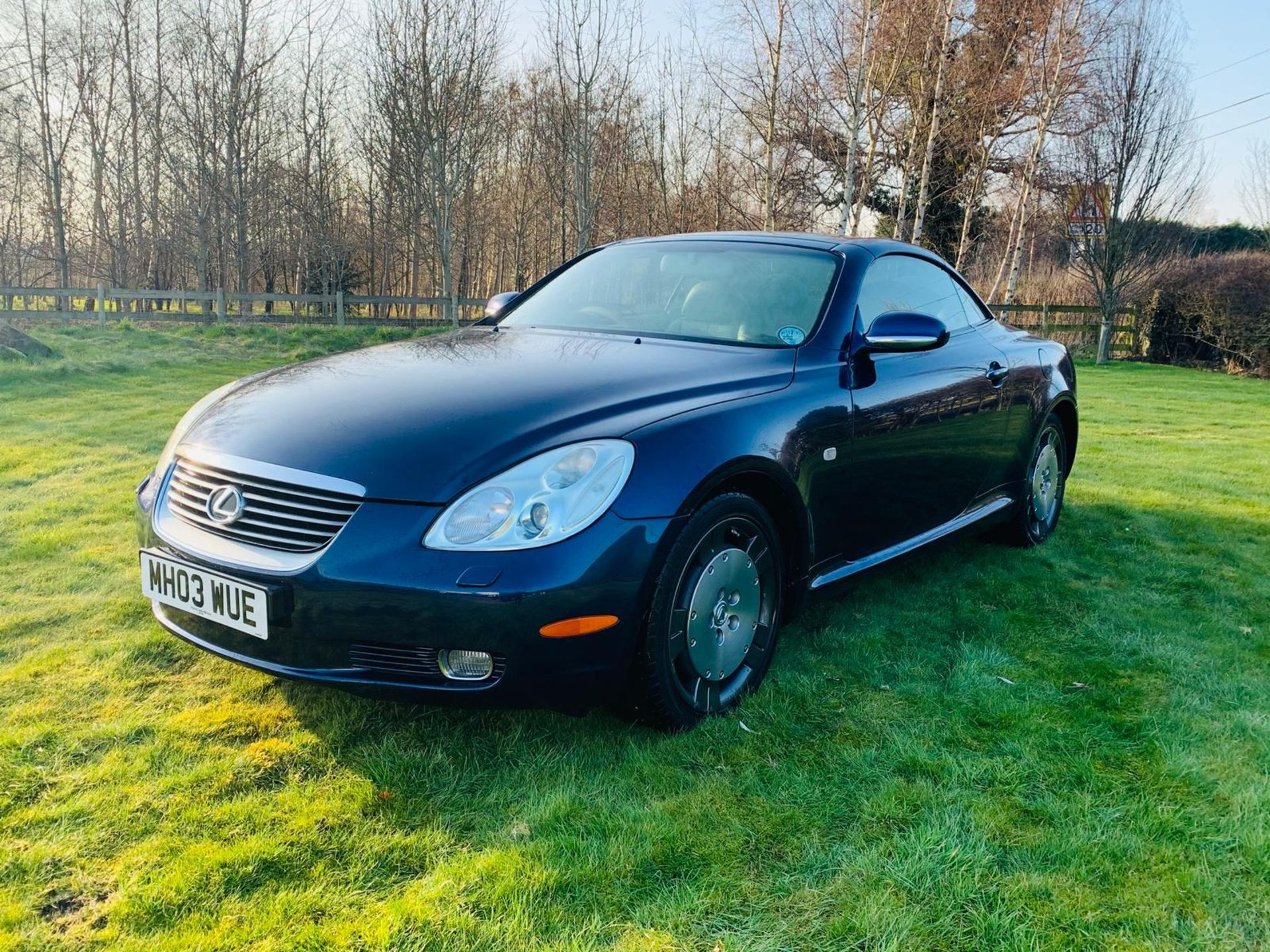 2003 Lexus SC430 Auto 4.3 - CL999 - NO VAT ON THE HAMMER - Location: Altrincham WA14 Description: - Image 4 of 25