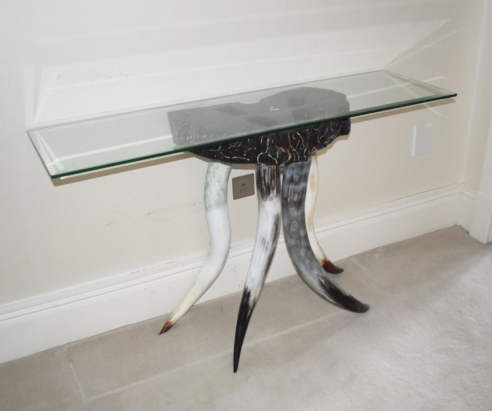 1 x Horn Console Hall Table - Features Painted Carved Horn Legs - RRP £955 - NO VAT ON THE HAMMER! - Image 8 of 16