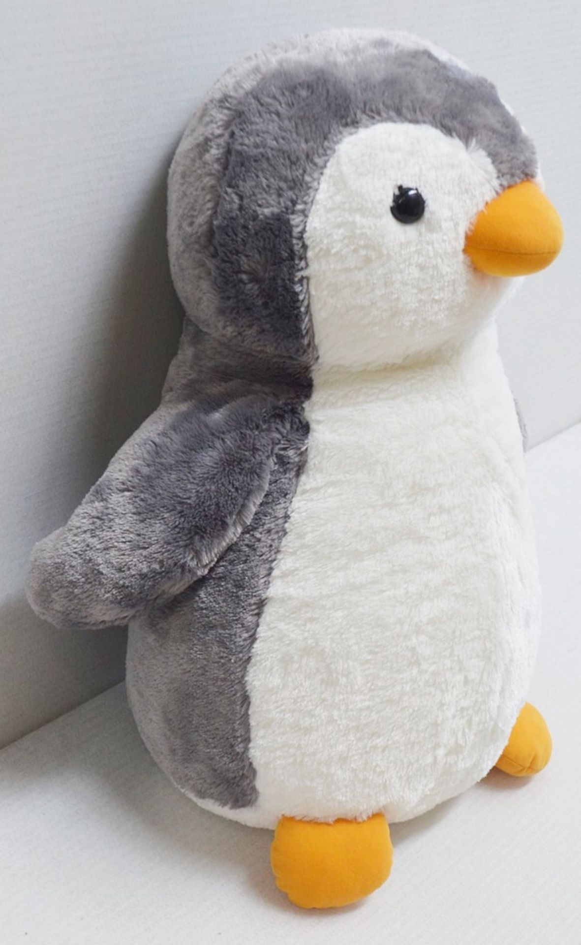 2 x Very Large Cuddly Penguin Soft Toys - Preowned, From An Exclusive Property - No VAT on the - Image 5 of 9